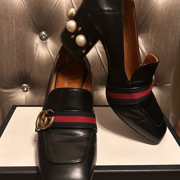 Authentic Gucci Loafers - Picture 4 of 14